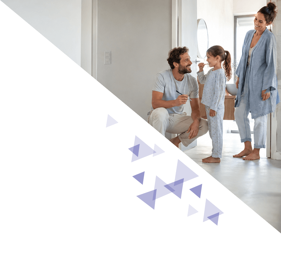 Familia cuidando salud bucodental seguro dental familiar